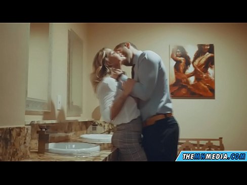 ❤️ Калі грудастая бландынка спакушае цябе ў грамадскім туалете ❤️❌ Сэкс-відэа на be.porngifer.ru ﹏